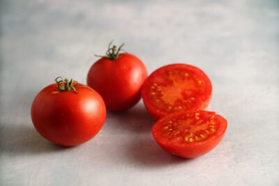 Bulgarian Triumph2 Sliced and whole Bulgarian Triumph red tomatoes